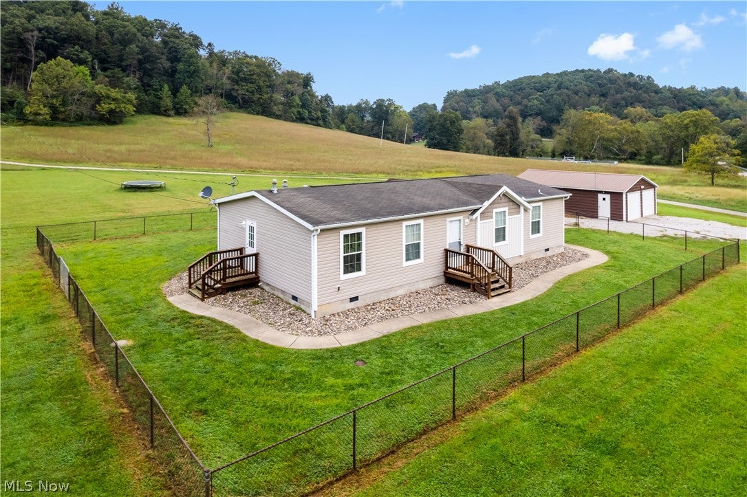 9098 Bonds Creek Road