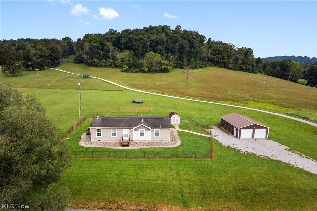 9098 Bonds Creek Road
