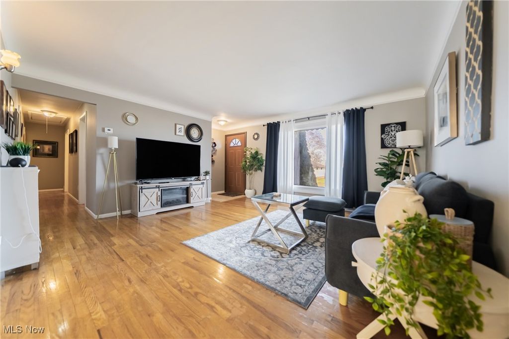 Photo of 3203 Hetzel Drive, Parma, OH 44134 (MLS # 5181016)