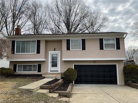 Homes For Sale - 541 Howells Court<br/> Eastlake, OH 44095