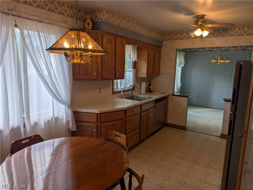 13711 Pineview Court