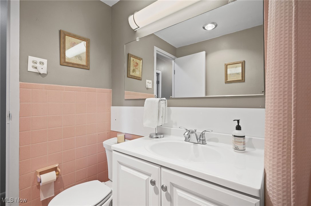 Marine Towers East Condo - Residential