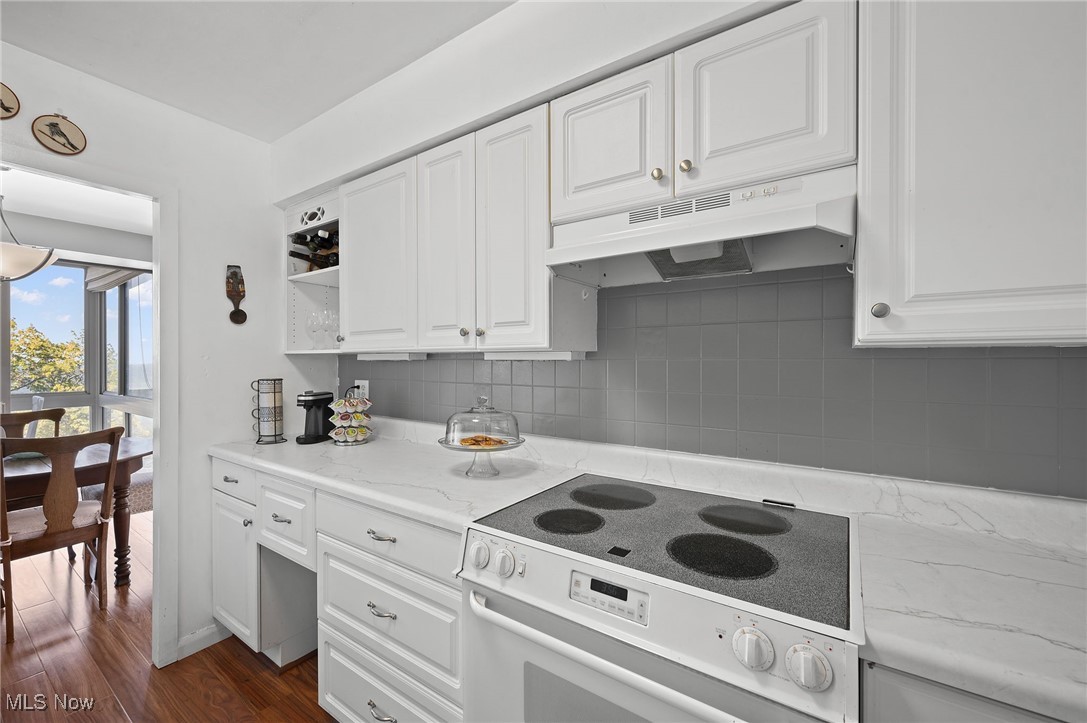 Marine Towers East Condo - Residential