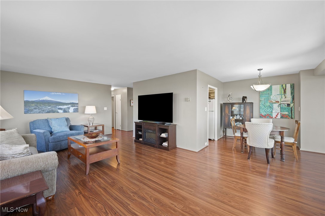 Marine Towers East Condo - Residential