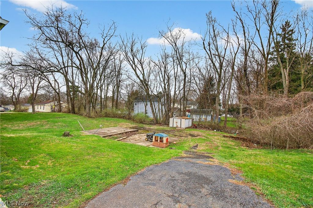 Photo of 1314 Pearl Drive SE, Massillon, OH 44646 (MLS # 5195225)