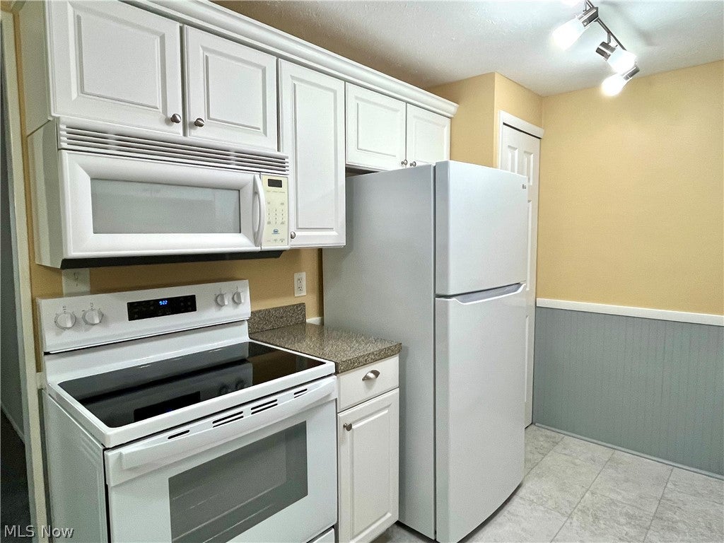 9701 Sunrise Boulevard L28