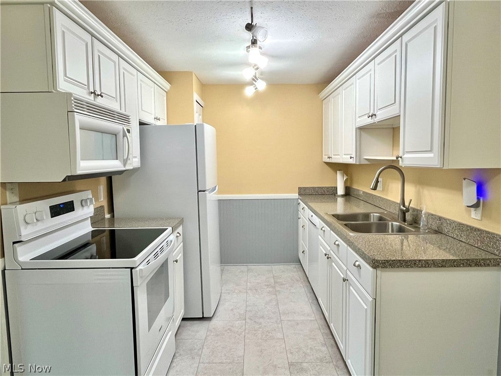 9701 Sunrise Boulevard L28