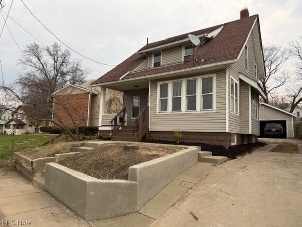 Photo of 116 Munroe Falls Avenue, Cuyahoga Falls, OH 44221 (MLS # 5196920)