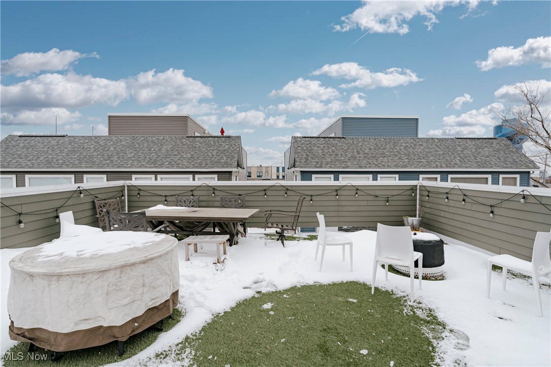 Clinton Court Twnhms Sub Un B - Residential