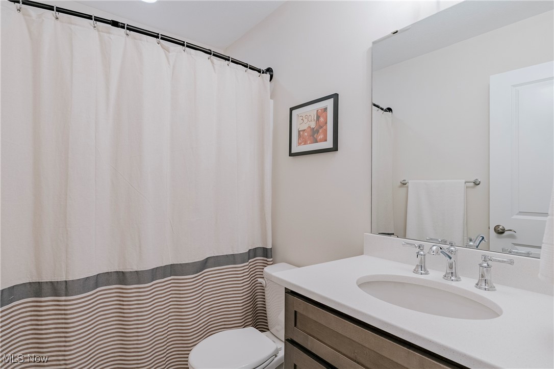 Clinton Court Twnhms Sub Un B - Residential