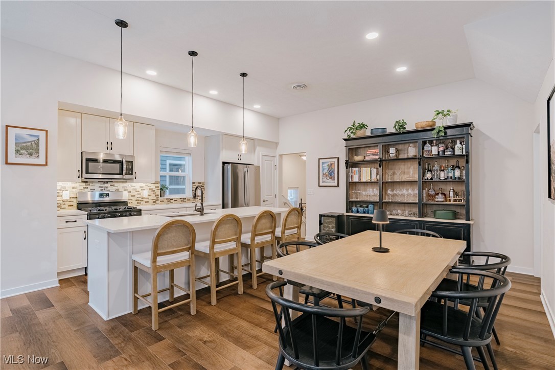 Clinton Court Twnhms Sub Un B - Residential