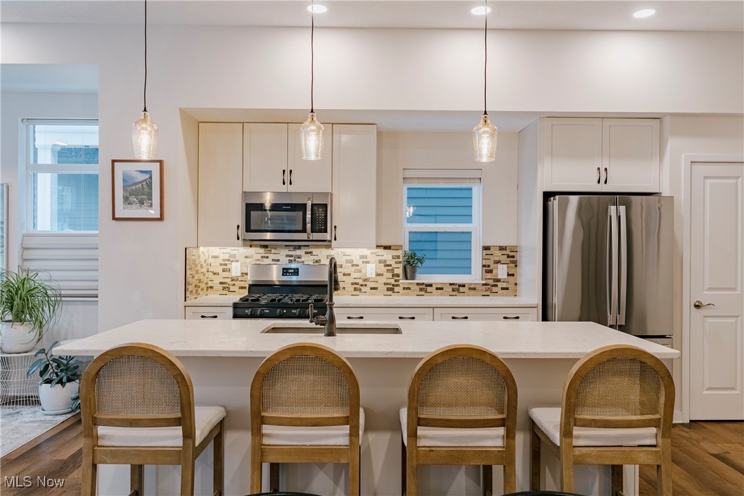 Clinton Court Twnhms Sub Un B - Residential