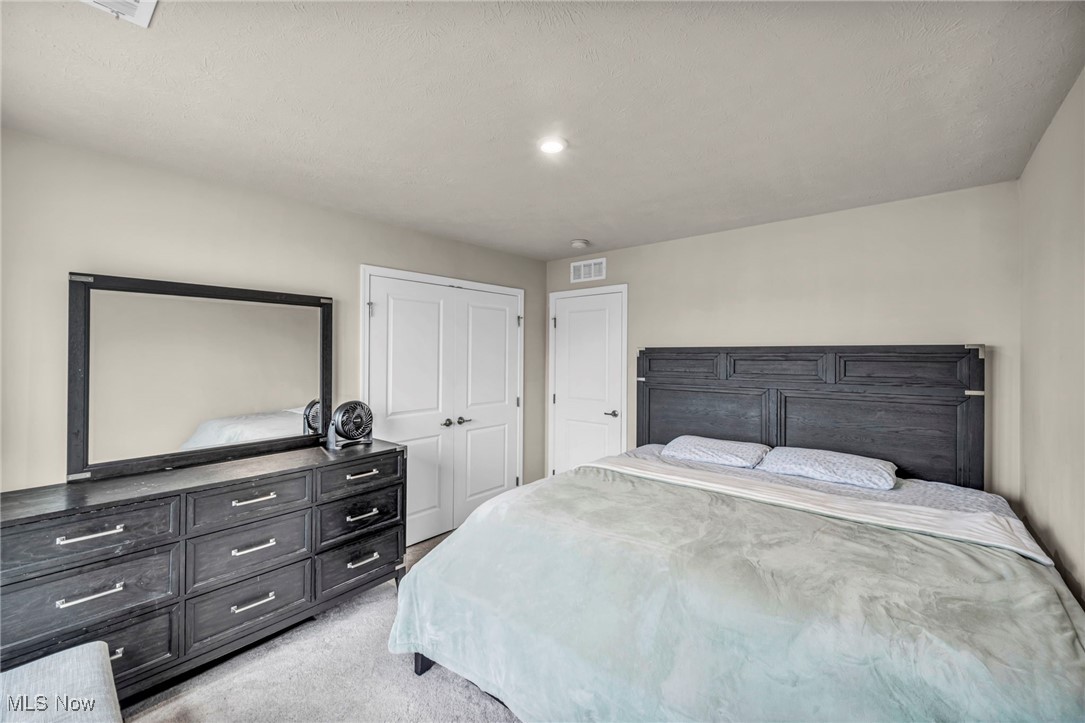 4689 Louis Lane, Stow, Ohio image 30