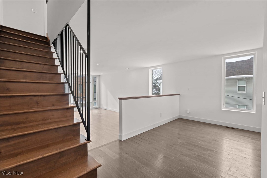 Cleveland, Ohio 44113, United States, 3 Bedrooms Bedrooms, ,5 BathroomsBathrooms,Residential,Pending,82895