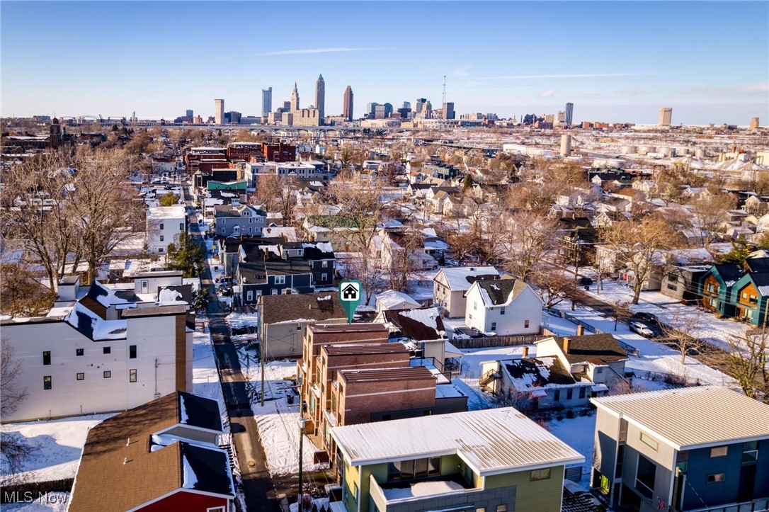 Cleveland, Ohio 44113, United States, 3 Bedrooms Bedrooms, ,5 BathroomsBathrooms,Residential,Pending,82895