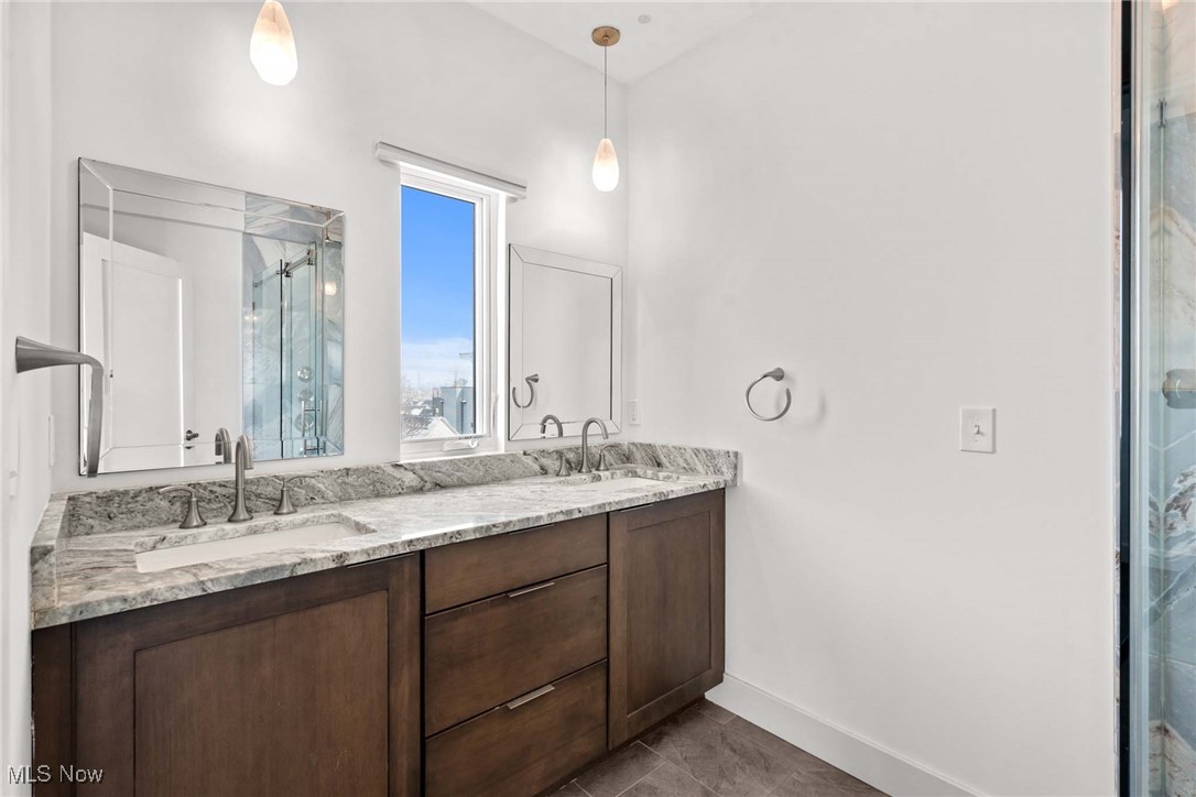 Cleveland, Ohio 44113, United States, 3 Bedrooms Bedrooms, ,5 BathroomsBathrooms,Residential,Pending,82895