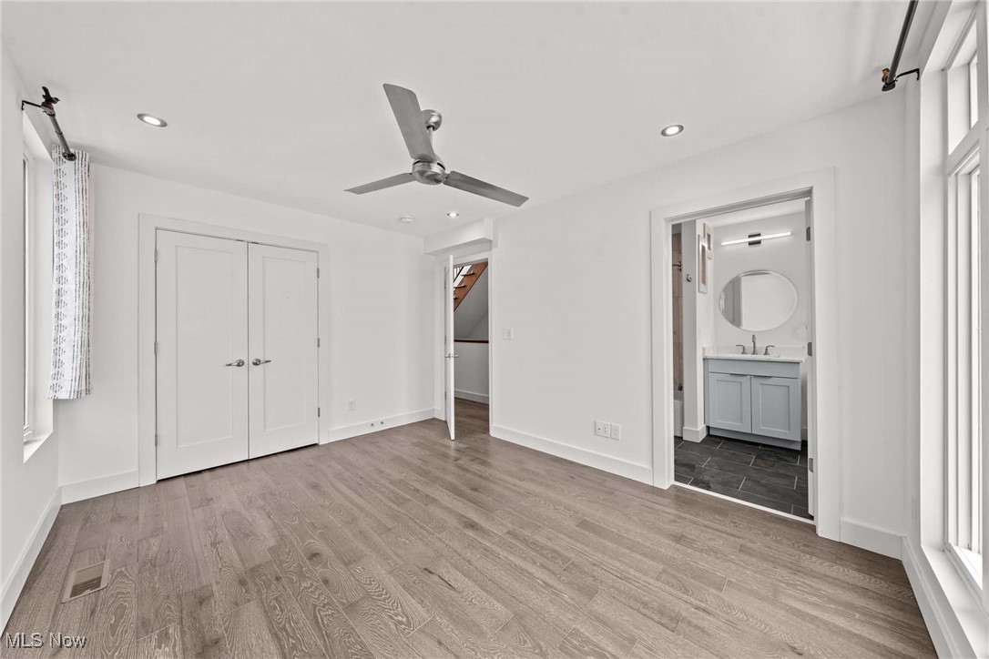 Cleveland, Ohio 44113, United States, 3 Bedrooms Bedrooms, ,5 BathroomsBathrooms,Residential,Pending,82895