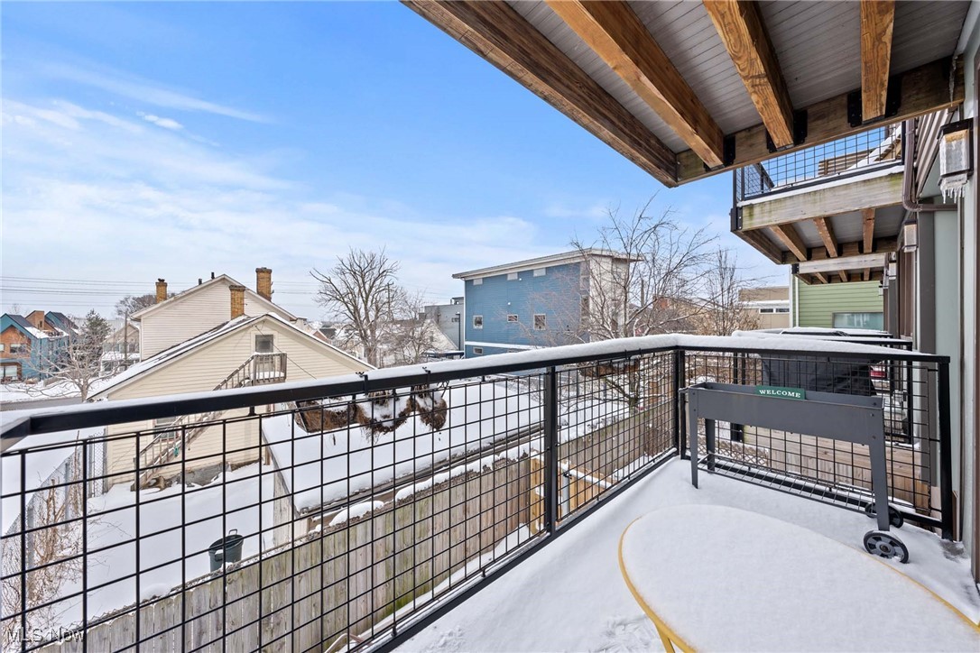 Cleveland, Ohio 44113, United States, 3 Bedrooms Bedrooms, ,5 BathroomsBathrooms,Residential,Pending,82895