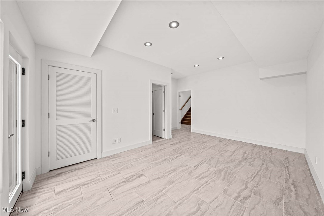 Cleveland, Ohio 44113, United States, 3 Bedrooms Bedrooms, ,5 BathroomsBathrooms,Residential,Pending,82895