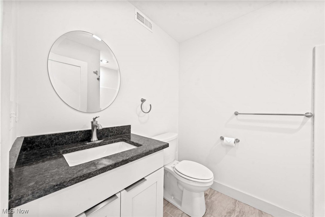 Cleveland, Ohio 44113, United States, 3 Bedrooms Bedrooms, ,5 BathroomsBathrooms,Residential,Pending,82895