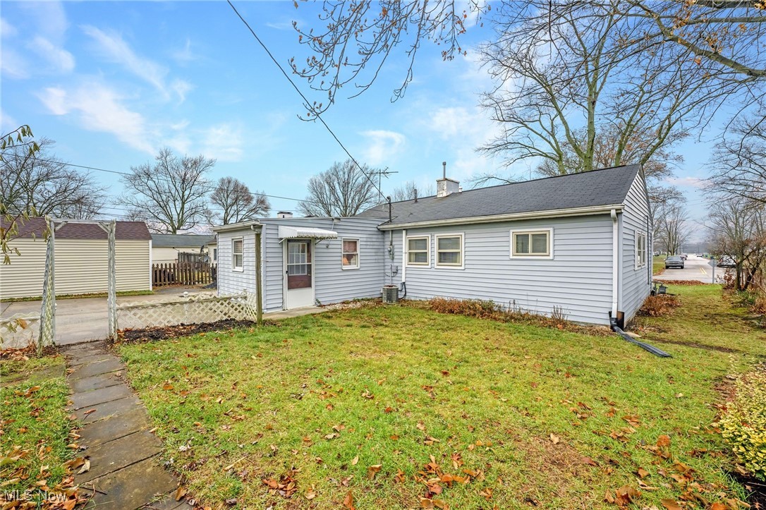 2714 Goble Drive, Lorain, Ohio image 32