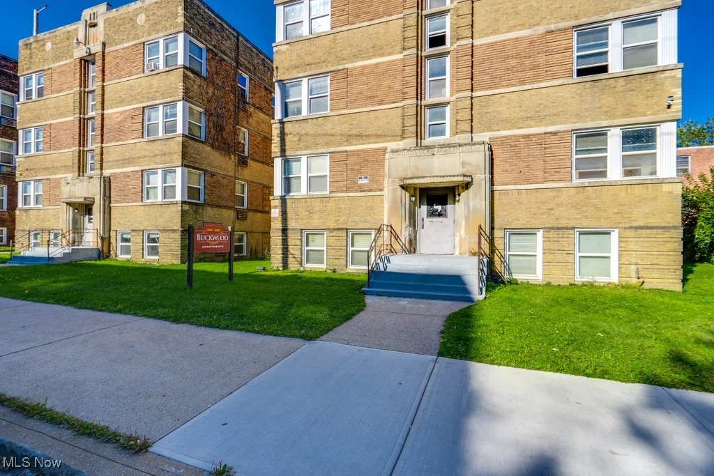 2824-2826 E 130th Street