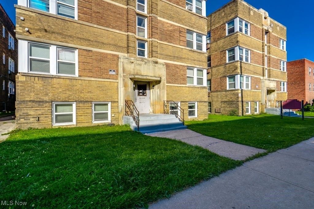 2824-2826 E 130th Street