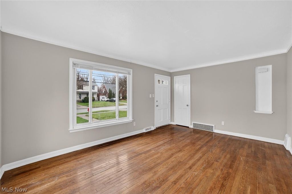 Photo of 1568 Parker Drive, Mayfield Heights, OH 44124 (MLS # 5198794)