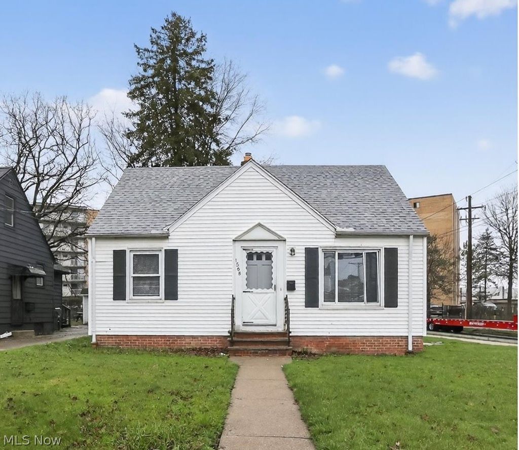 Photo of 1568 Parker Drive, Mayfield Heights, OH 44124 (MLS # 5198794)