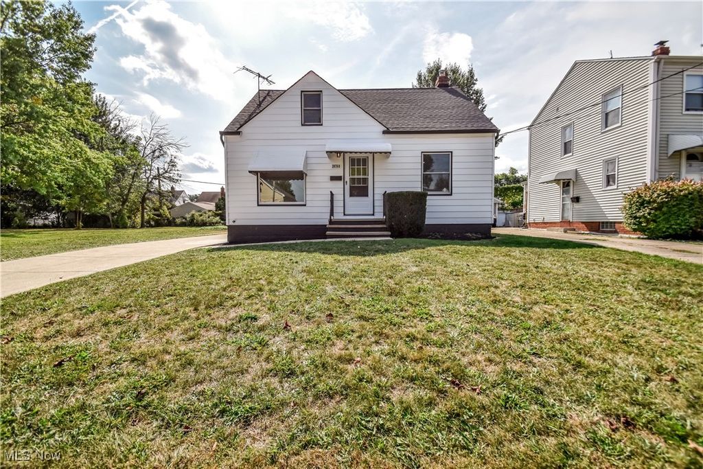 Photo of 20760 Westport Avenue, Euclid, OH 44123 (MLS # 5166182)