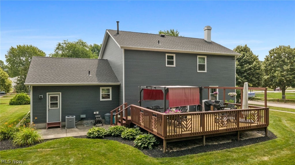 Photo of 9585 Brayes Manor Drive, Mentor, OH 44060 (MLS # 5225417)