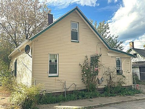 Tiny photo for 15915 Cloverside Avenue, Cleveland, OH 44128 (MLS # 5210242)