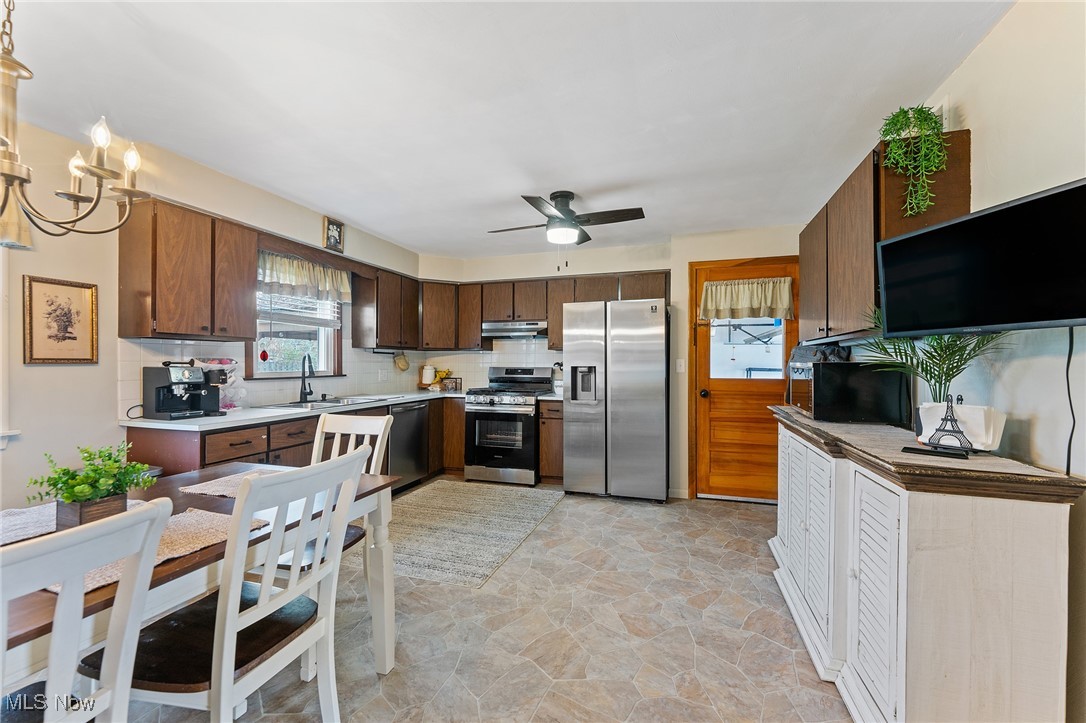 7581 Clovermeade Avenue, Poland, Ohio image 13