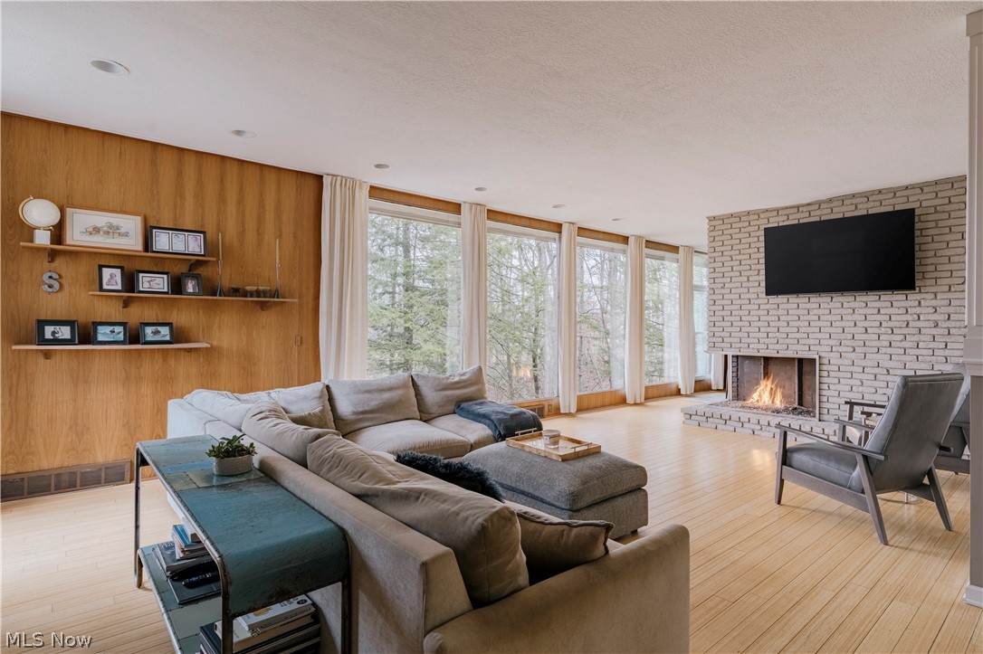 Orange 13 - Residential