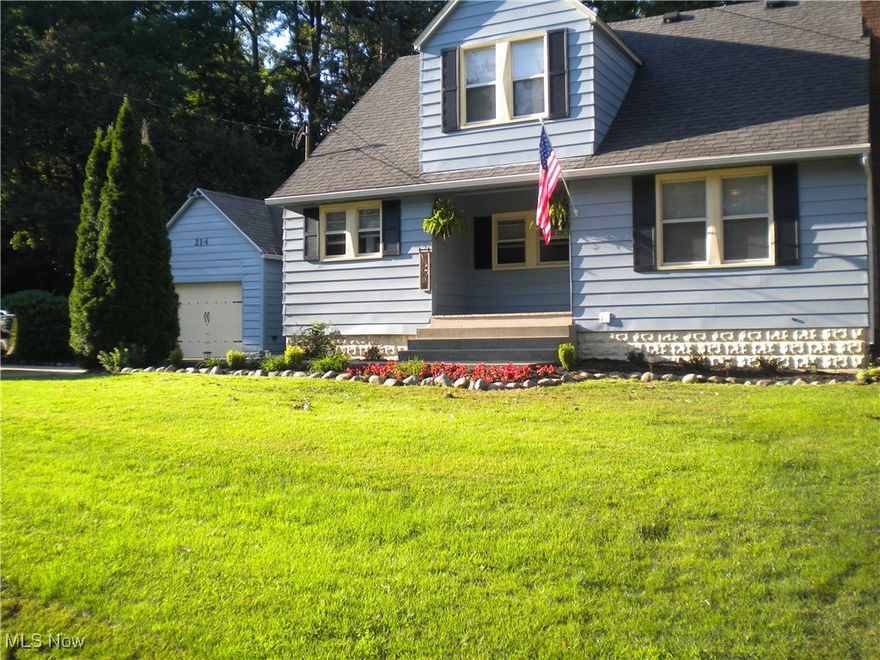 Spacious possible 5 bedroom on Barberton's east side. Nice private park-like double lot! Partially finished basement. VERY SHARP! All new stainless appliances stay at contract at list price or above.