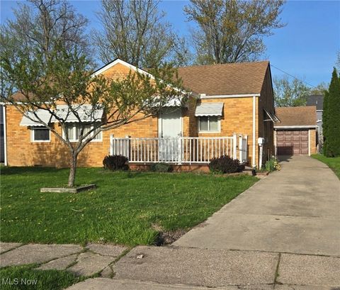 3995 W223rd Street, Fairview Park, OH 44126 - #: 5124058