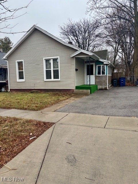 Tiny photo for 3030 Chase Street, Toledo, OH 43611 (MLS # 5179537)