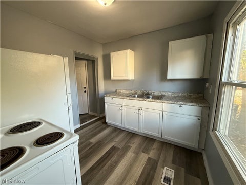Tiny photo for 172 Vesper Street, Akron, OH 44310 (MLS # 5256745)