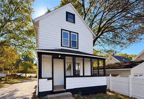 Photo of 172 Vesper Street, Akron, OH 44310 (MLS # 5256745)