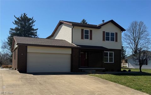 Homes For Sale - 4 Rustic Drive<br/> Holmes County, Millersburg, OH 44654