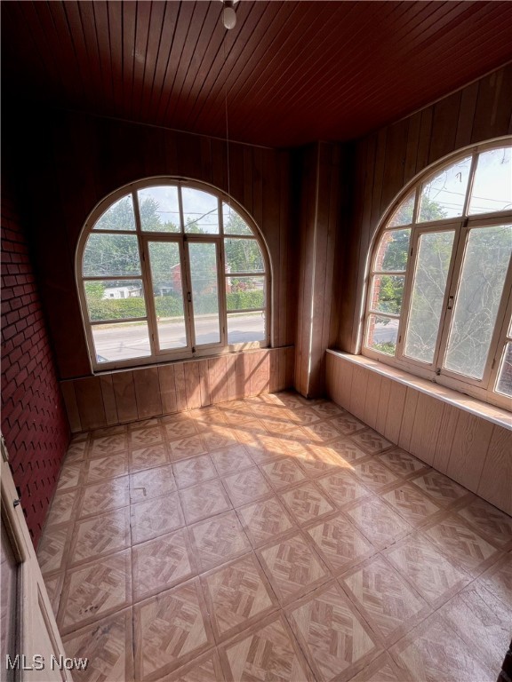 Cleveland, Ohio 44110, United States, 8 Bedrooms Bedrooms, ,5 BathroomsBathrooms,Residential,Active,112905