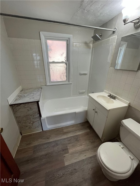 Cleveland, Ohio 44110, United States, 8 Bedrooms Bedrooms, ,5 BathroomsBathrooms,Residential,Active,112905