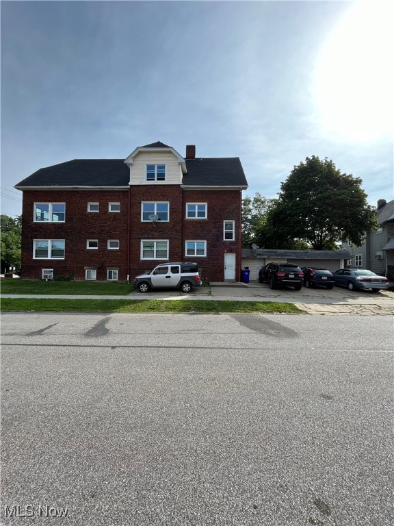 Cleveland, Ohio 44110, United States, 8 Bedrooms Bedrooms, ,5 BathroomsBathrooms,Residential,Active,112905