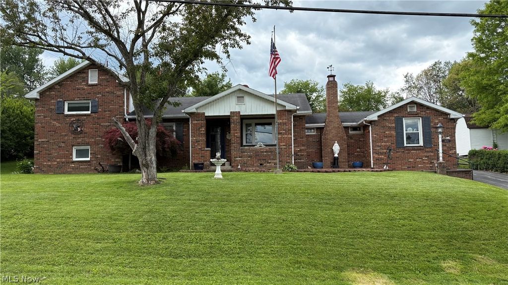 Photo of 1213 Oakwood Street, East Liverpool, OH 43920 (MLS # 5209164)