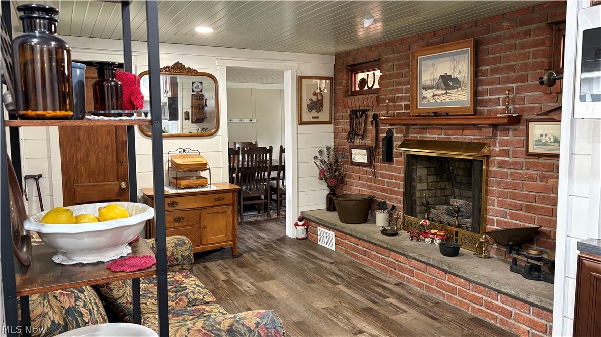 Pleasant Heights Land & Improvemen - Residential