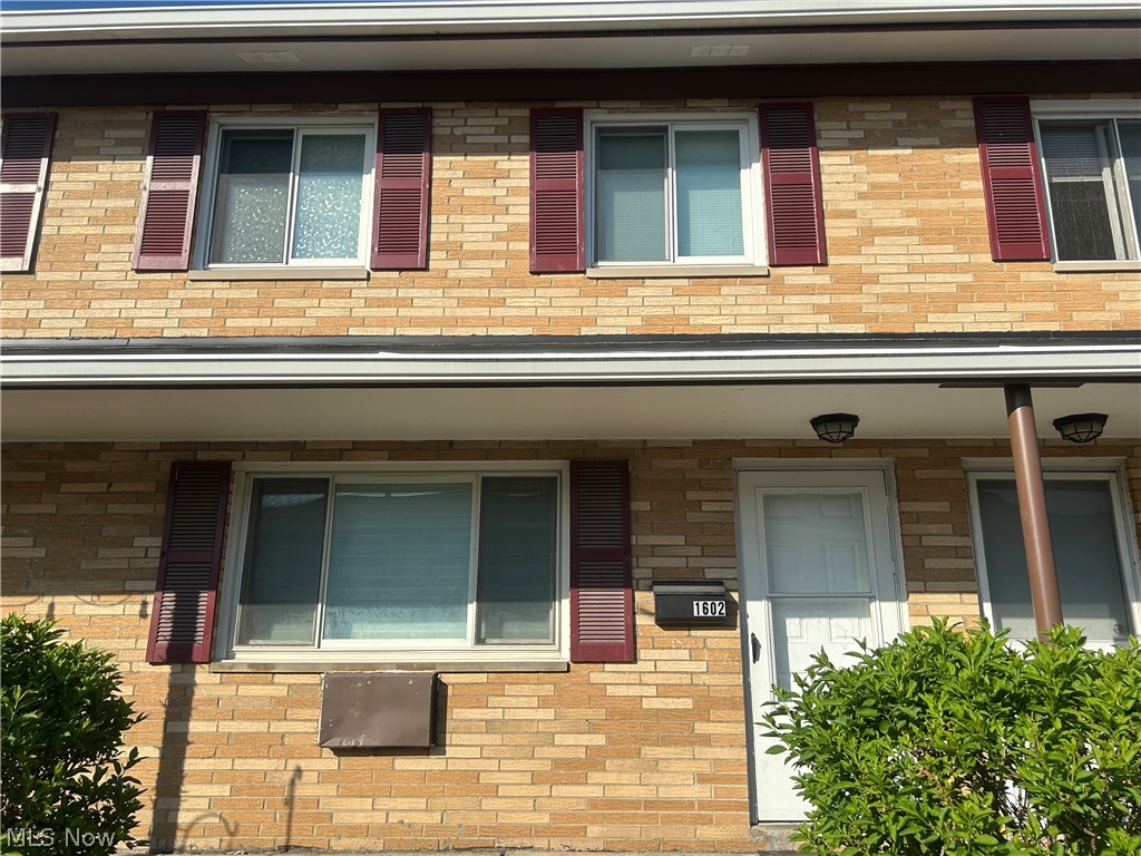 Arlington Condo - Residential