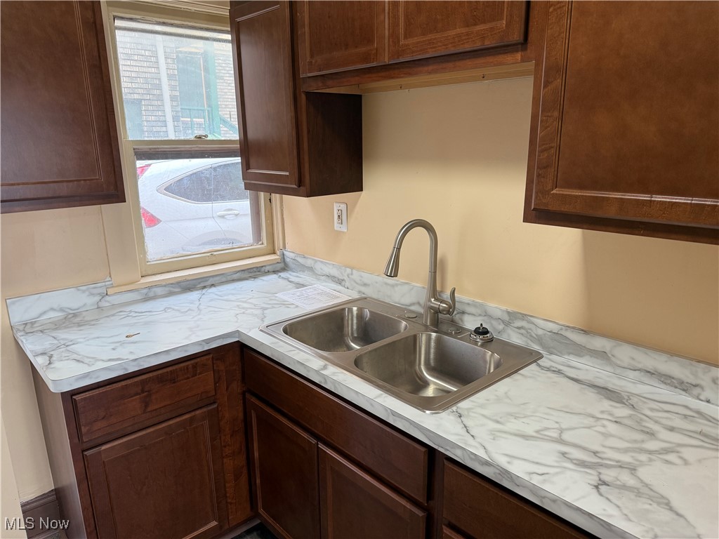 Colonial Heights - Residential Income