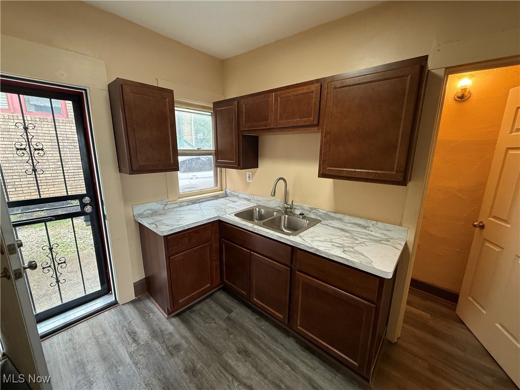 Colonial Heights - Residential Income
