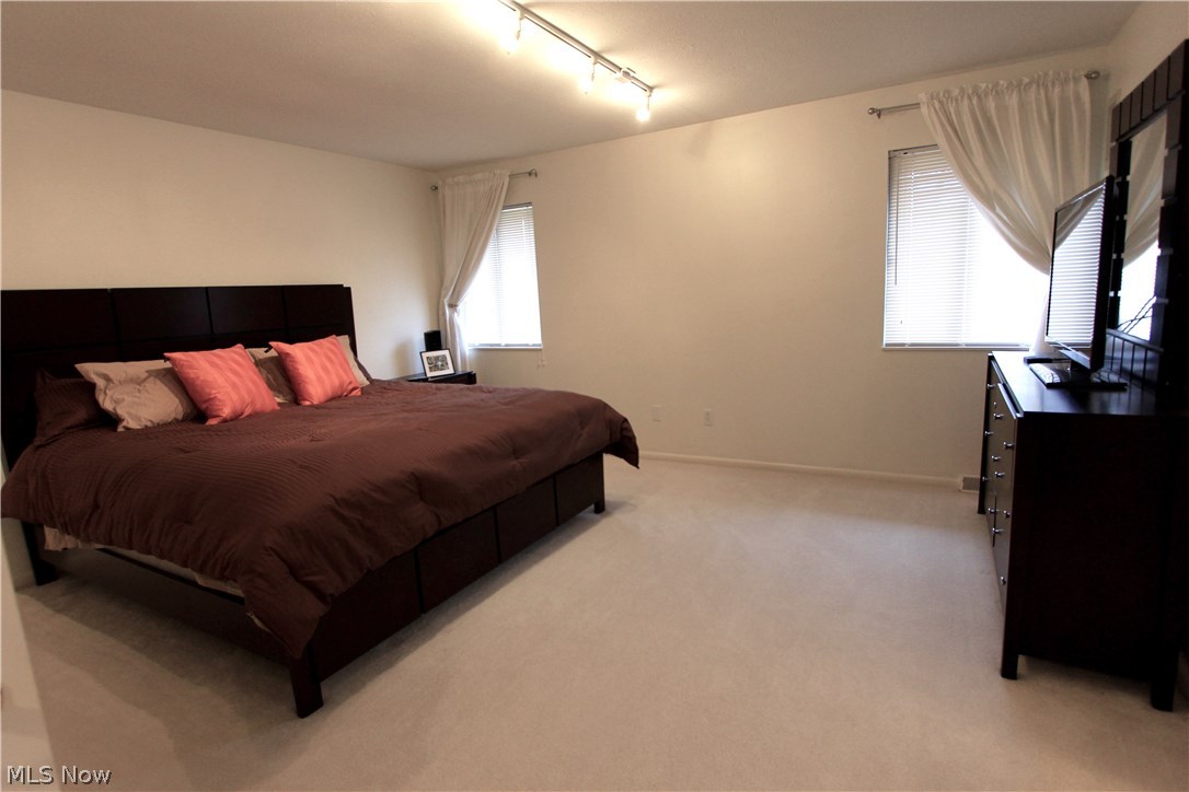 Woodhawk Club Condo - Residential