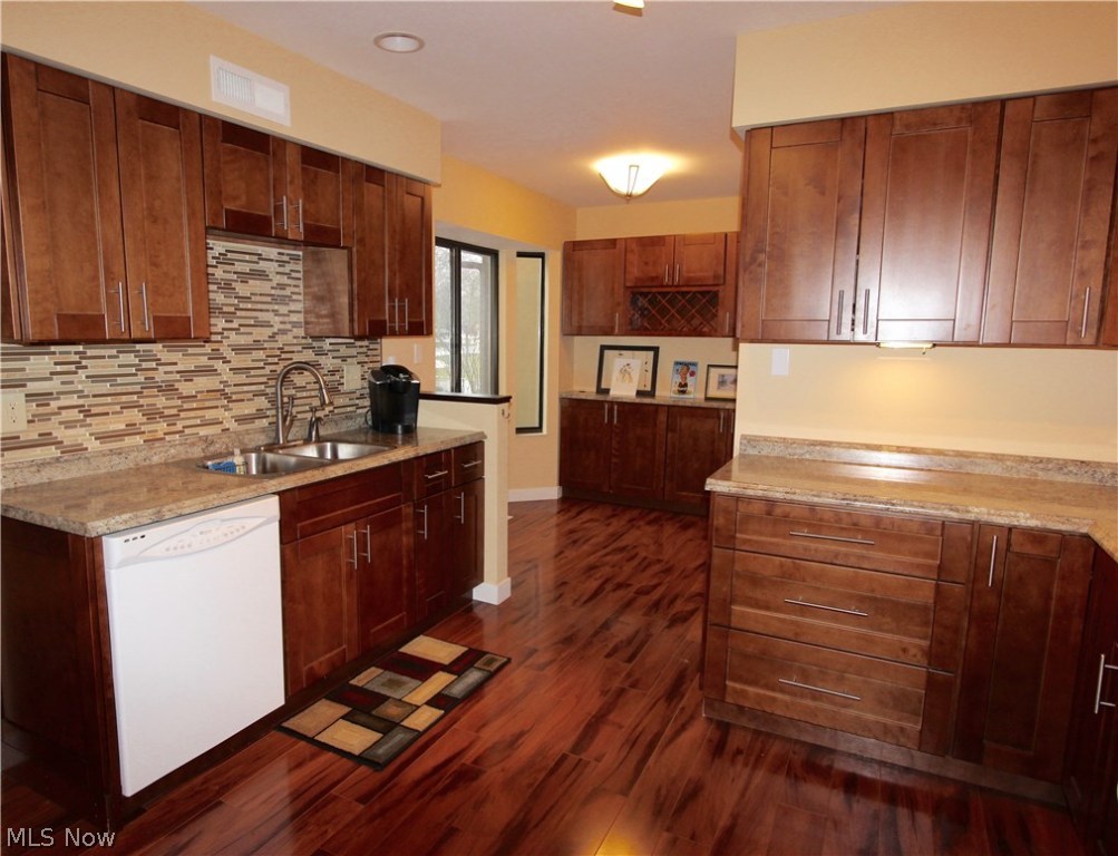 Woodhawk Club Condo - Residential